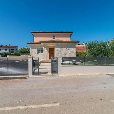 Vila Orchidee Βίλα Πόρετς