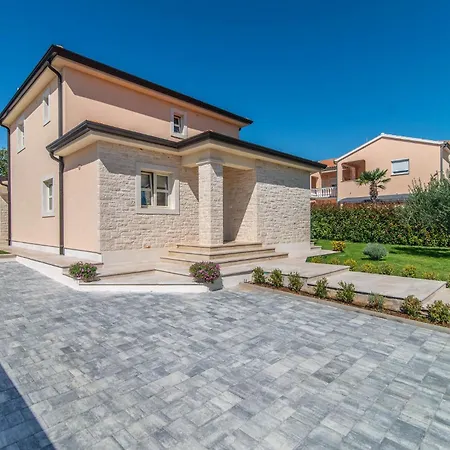 Vila Orchidee Βίλα Πόρετς