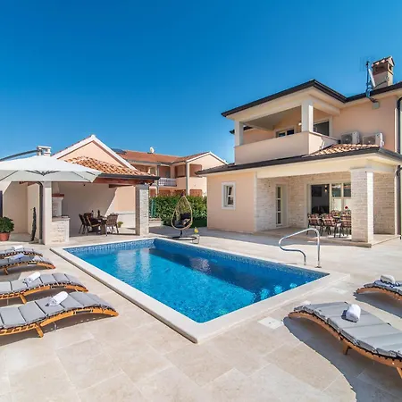 Vila Orchidee Βίλα Πόρετς